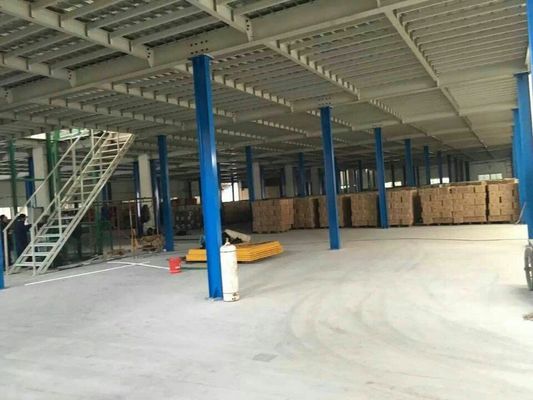 Sicherheitsstahlkonstruktion Industrielle Mezzanine-Böden, zusammengebaute Mezzanine-Lagerplattform