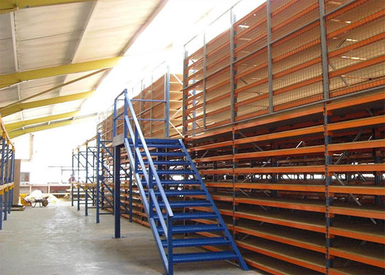 Mehrstufige Industrie-Rack-gestützte Mezzanine mit Wire Mesh-Schutz