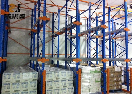 Getränke-Industrielle Regalsysteme Pulverbeschichtung Schmalen Gang Palettenregal