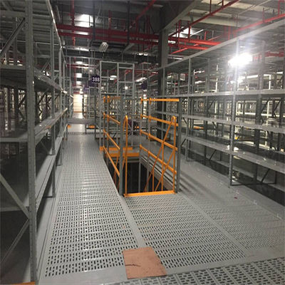 Stahlindustrie Mezzanine Fußboden Bodenbelastung 300-1000 kg pro Quadratmeter für vielseitige Lagermöglichkeiten