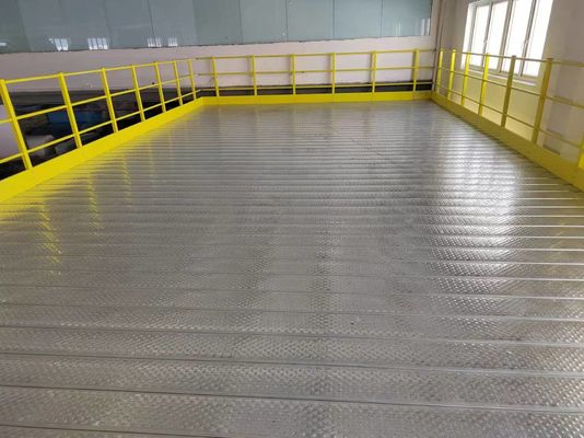 Modulare industrielle Mezzanine-Bodenideen maximieren Raum und Produktivität
